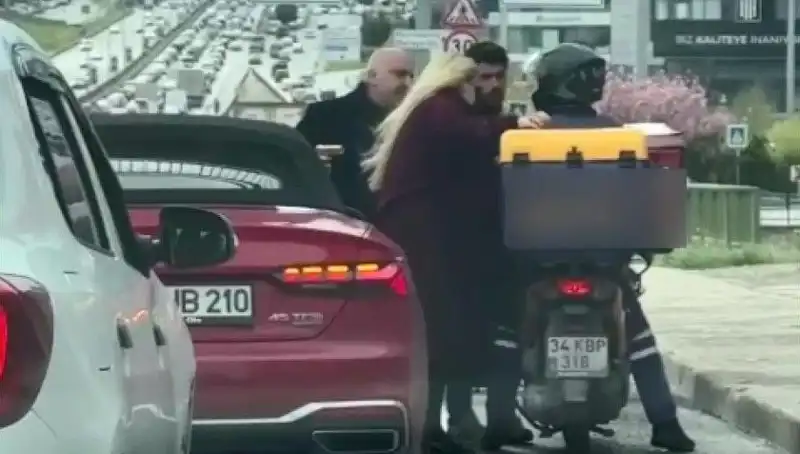 D-100'de Tartışma Kanlı Bitti: Motokuryeye Silah Çeken Sürücü Polisi Hareket Geçirdi