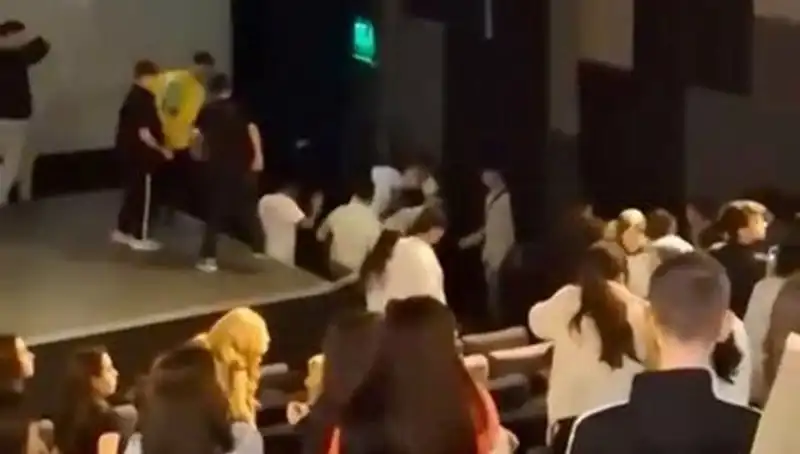 Rapçi Çakal'ın Hayranları Arasında Gergin Anlar! Olayın Perde Arkası