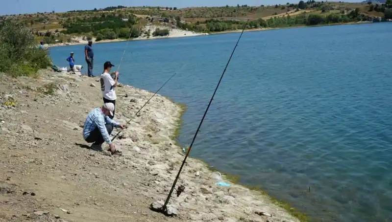 Kafesler Patladı, Vatandaşlar Barajı Kucaklamak İçin Koştu!