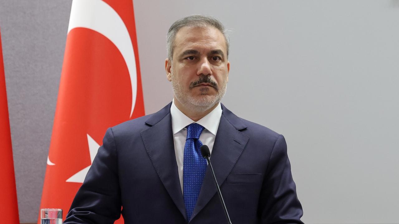 Hakan Fidan Katar'a Heyetle Gidiyor