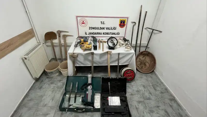 Çaycuma'da Kaçak Kazı Yapan Çetenin Planları Dostça İfşa Oldu!