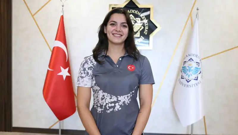 Altın Madalya Kazanan Esra'nın Hedefi: Dünya Şampiyonluğu Yolunda Neler Bekliyor?
