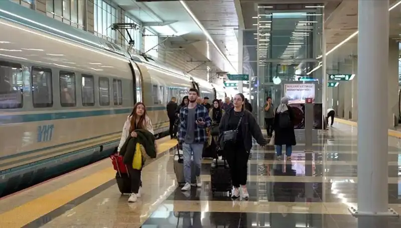 Yüksek Hızlı Trenlerde Ek Seferler: Yolcuları Neler Bekliyor?