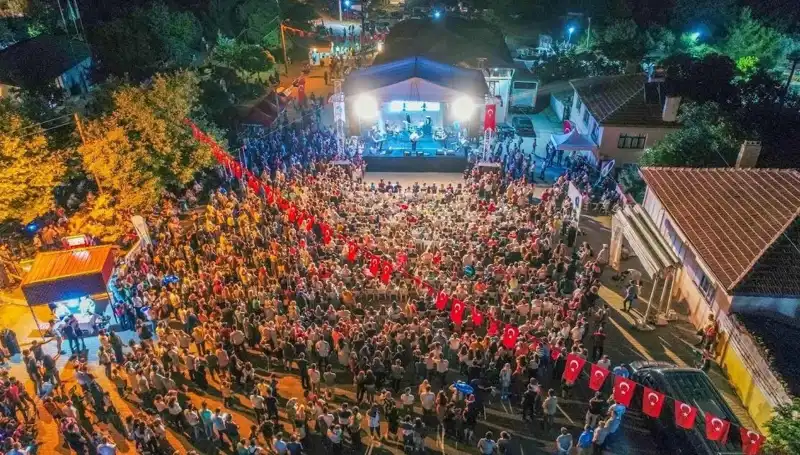 Leylek Şenliği: Doğanın Renk Festivali Nerede ve Ne Zaman?