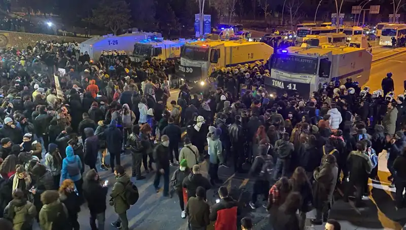 İstanbul ve Ankara’da Öğrencilerden İmamoğlu Eylemi: Diplomalara Neden Tepki Verildi?
