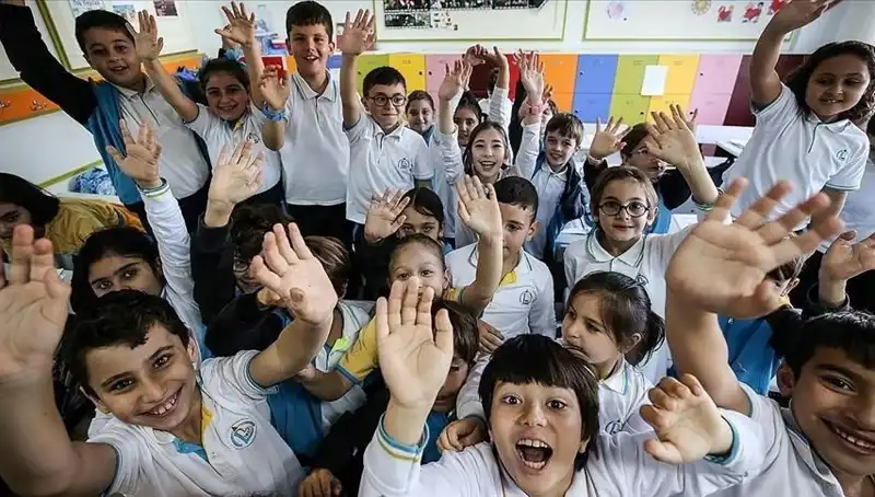 9 Günlük Tatil Sonrası Okul Zilinin Yeniden Çalması: Veliler ve Öğrenciler Ne Düşünüyor?