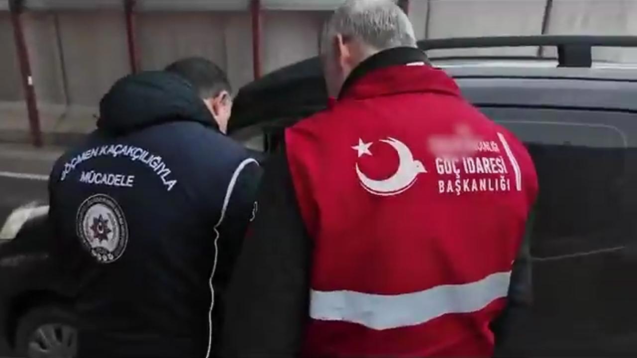 Bakan Yerlikaya: Göçmen kaçakçıları ve düzensiz göçmenler yakalandı