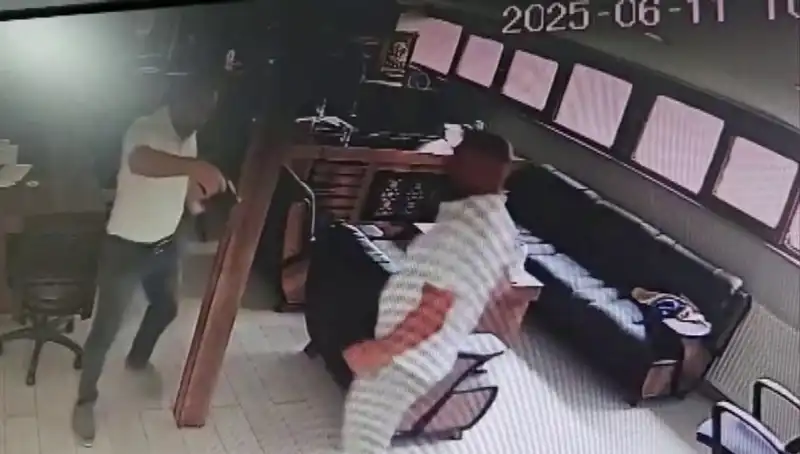 Alacak Verecek Meselesi Cinayetle Sonuçlandı: Kalfa İş İnsanını Katletti