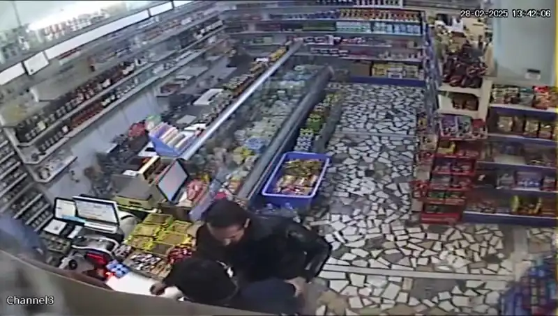 Cezaevi Firarisi Markette Tehdit Saçtı: Bıçakla Müşterileri Korkuttu