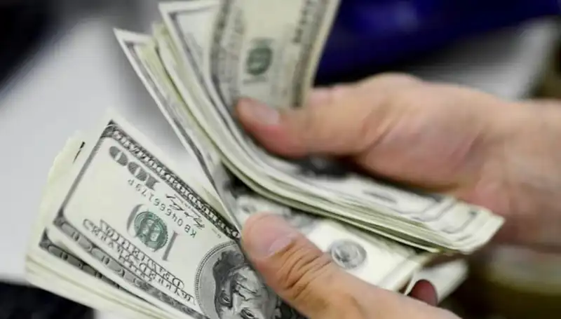 30 Nisan 2024 Dolar ve Euro Kurları: Piyasalar Hangi Yönde İleri Gidiyor?
