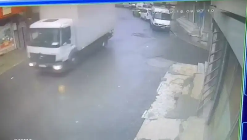Sahte Polisler 1.7 Milyon Liralık Gasp Etmek İçin Yola Çıktı: Olayın Ardındaki Gerçekler