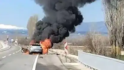 Kütahya'da Heyecan Dolu Anlar: Otomobil Alev Alev Yandı!