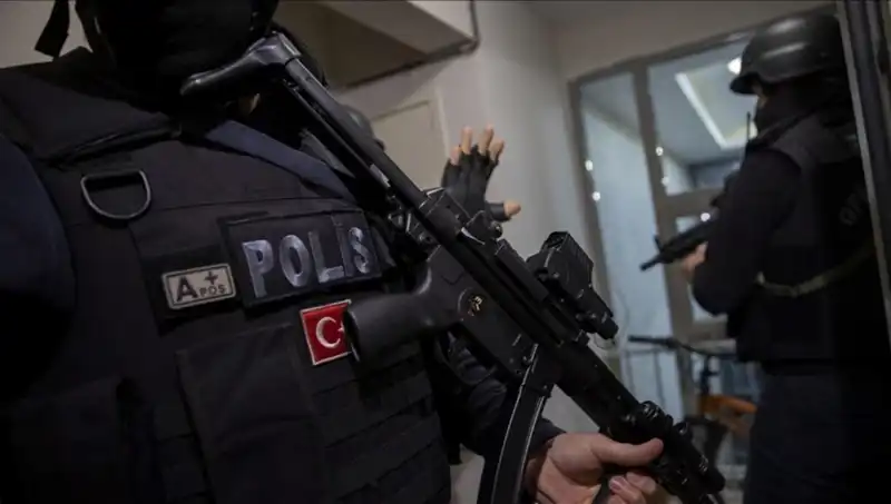 Türkiye'de DAEŞ'e Yönelik Dev Operasyon: 17 İlde 89 Gözaltı