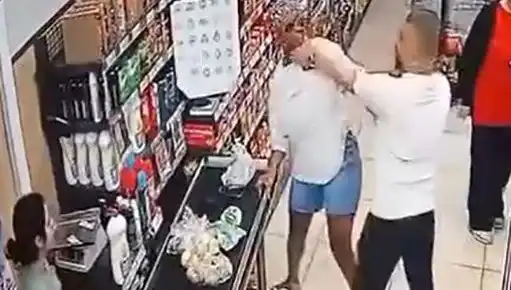 Market Kasa Sırasında Çocuğunun Gözleri Önünde Kadına Saldırı Gerilimi