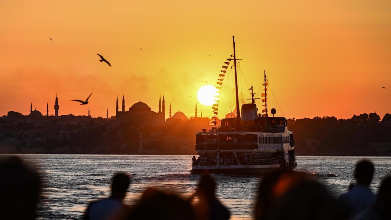 Türkiye turizm geliri rekora koşuyor