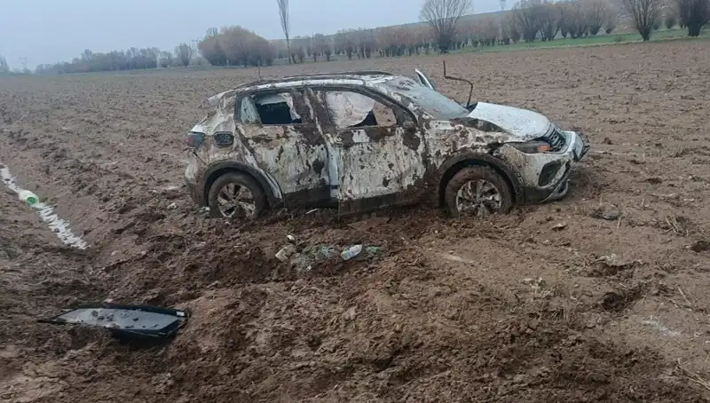 Şarampole Devrilen Otomobilde İki Kişi Yaralandı: Kazanın Detayları