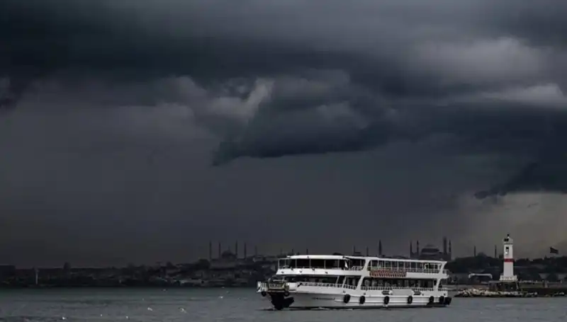 İstanbul ve Çevre İllerde Sağanak Yağış Beklentisi: Hazırlıklı Olun!