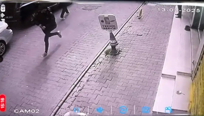 İstanbul'da Silahlı Saldırı: Bacağından Vurulan Adamın Hikayesi