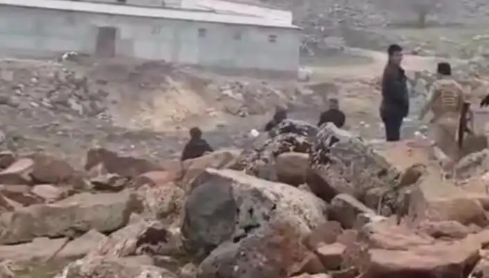 Diyarbakır’da Taşlı ve Silahlı Kavga: 3 Kişi Hayatını Kaybetti
