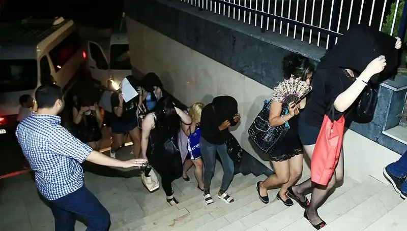 Düzce'de Gerçekleşen Fuhuş Operasyonu: 5 Zanlı Gözaltına Alındı
