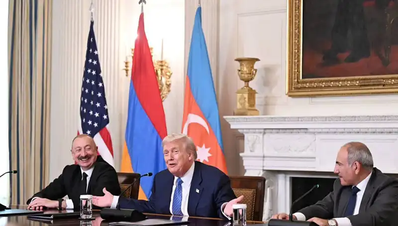 Aliyev, Ermenistan'a Anayasa Çağrısı Yaparak Barış İçin Fırsatlar Sunuyor