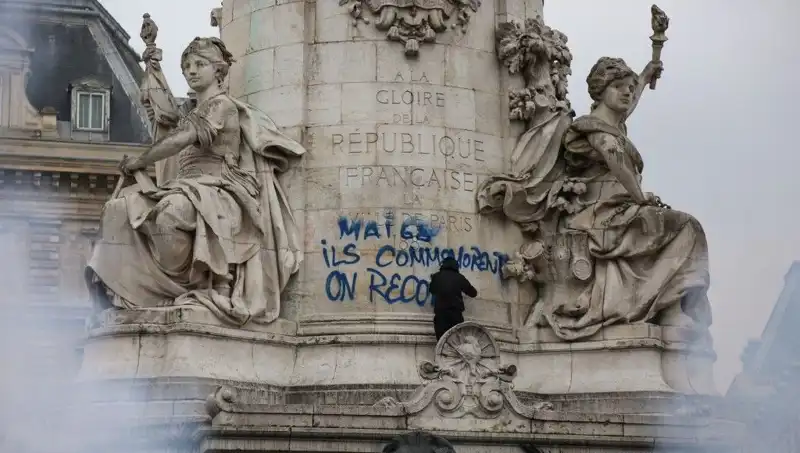 Paris'te Grafiti Sanatçılarına Yasa Dışı Savaş İlanı