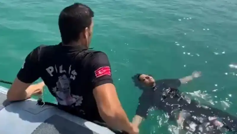 Baraj Gölünde Düşen Kadın Ekipler Tarafından Kurtarıldı