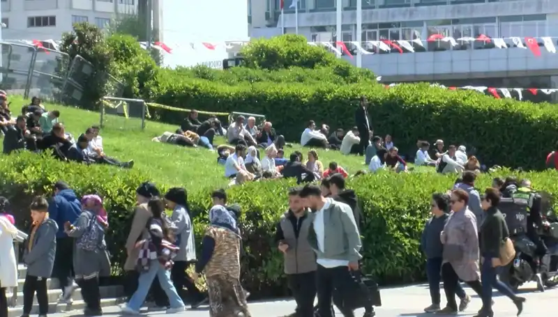 Taksim'de Deprem Yoğunluğu: Neler Oluyor ve Ne Yapmalıyız?
