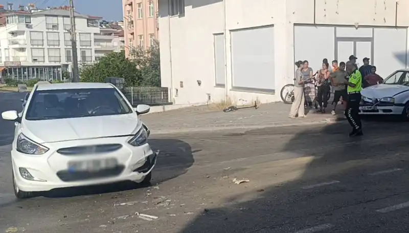 Antalya'da İki Otomobilin Çarpıştığı Kaza: Detaylar ve Tanıkların Şok Edici Açıklamaları