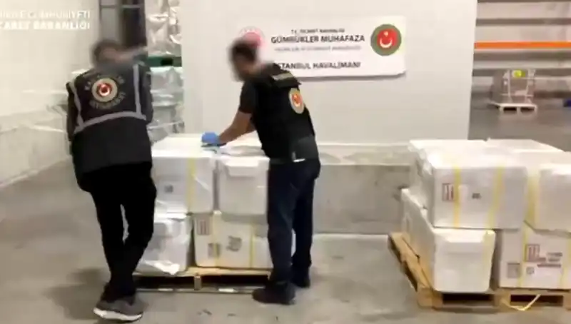 İstanbul Havalimanı’nda Narkotik Ekiplerinden Büyük Operasyon: 455 Kilo Kokain Ele Geçirildi!