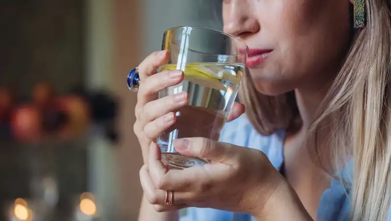Aç Karnına 1 Litre Su İçmenin Şaşırtıcı Faydaları!