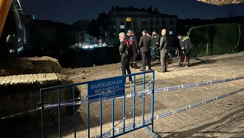 İstanbul'da İnşaat Alanında Şok Edici Yol Çökmesi Olayı!