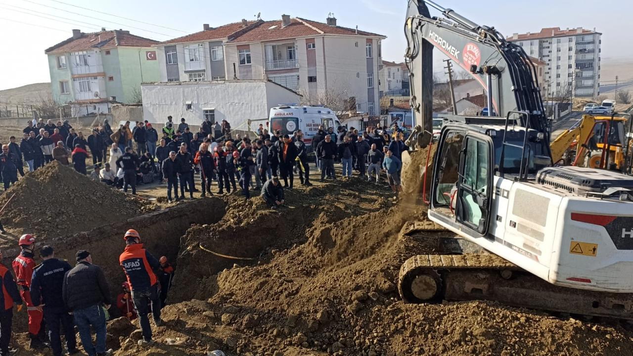 Ankara'da Inşaatta Göçük: 1 Ölü, 1 İşçi Aranıyor