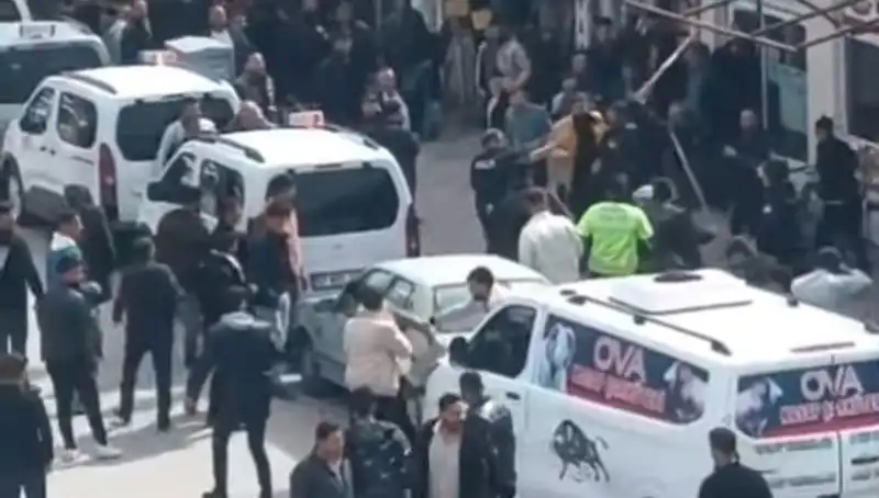 Erciş’te Taşlı Sopalı Kavga: 7 Gözaltı ve Gözler Olayda