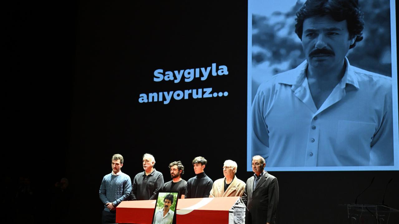 Ferdi Tayfur'un Anısına AKM'de Tören Gerçekleştirildi