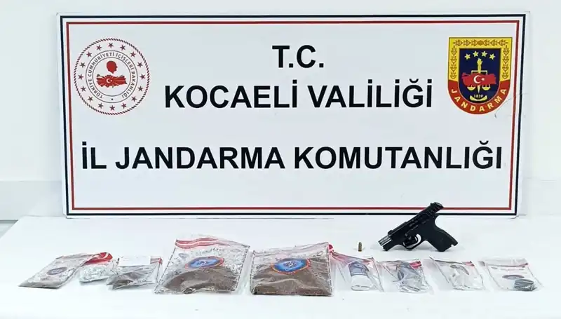 Kocaeli'de Uyuşturucu Operasyonu: 10 Gözaltı ve Büyük Miktarda Ele Geçirilen Uyuşturucu