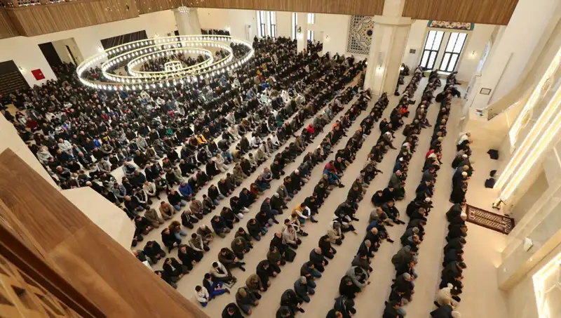 4 Nisan 2025'te Cuma Namazı Saatleri: İstanbul, Ankara, İzmir ve Diğer Şehirler