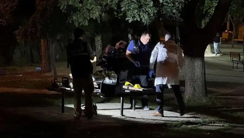 ** Husumet Nedeniyle Çıkan Kavga Kanlı Bitti: 1 Ölü, 2 Yaralı!**