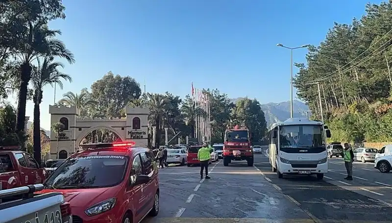 Muğla’daki Beş Yıldızlı Otelde Patlayan Yangın, Tatilcileri Korkuttu!