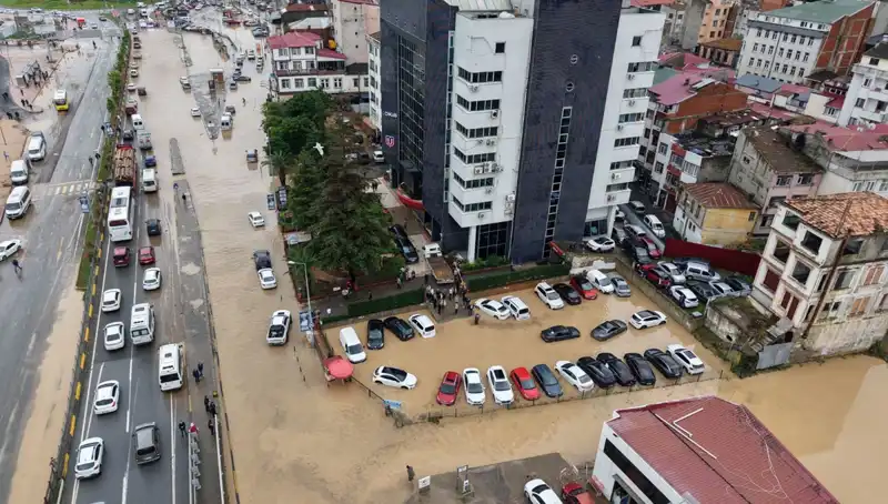 Trabzon'da Sel Felaketi: Kayıp Vatandaş İçin Arama Kurtarma Seferberliği