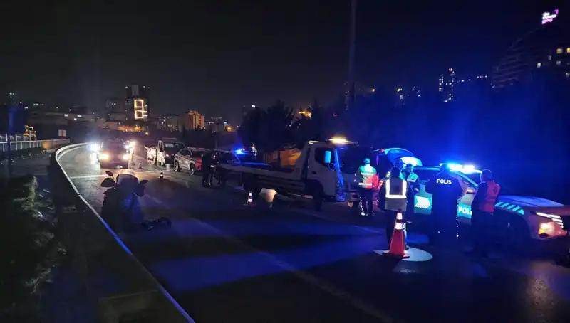 TEM Otoyolunda Şok Edici Kaza: Yolun Ortasında Yatan Kişi Metrelerce Sürüklendi