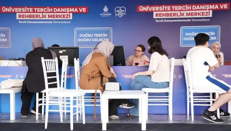 İstanbul'da İBB Tercih Danışma ve Rehberlik Merkezleri Öğrencilerin Yanında!
