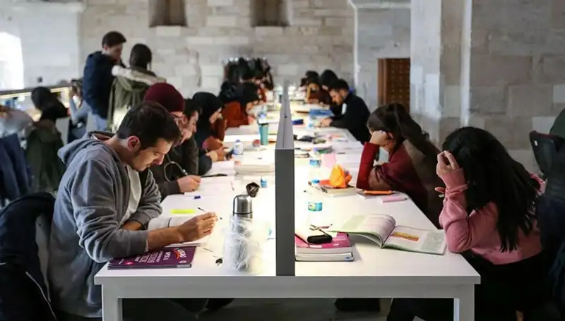 2023-2024 Akademik Yılı: Üniversitelerin Başlangıç Tarihleri Duyuruldu