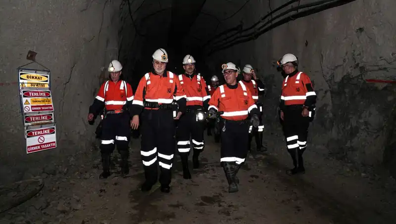 Bakan Işıkhan, Altın Madenini Ziyaret Etti: Gelecek Vizyonu Hakkında Önemli Açıklamalarda Bulundu