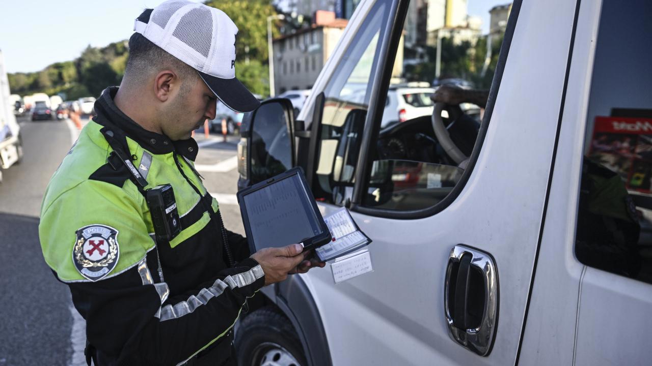 Okul servislerine yoğun denetim: 111 bin 476 araç kontrol edildi