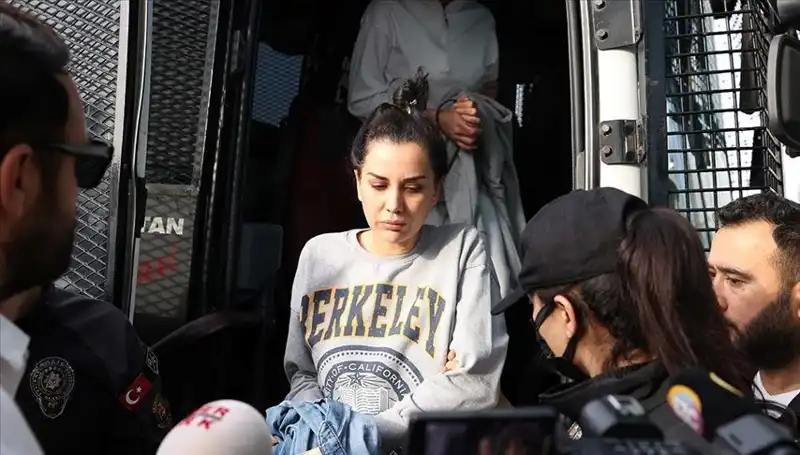 Dilan Polat'ın Instagram Hesabı Neden Erişime Kapatıldı? Son Gelişmeler