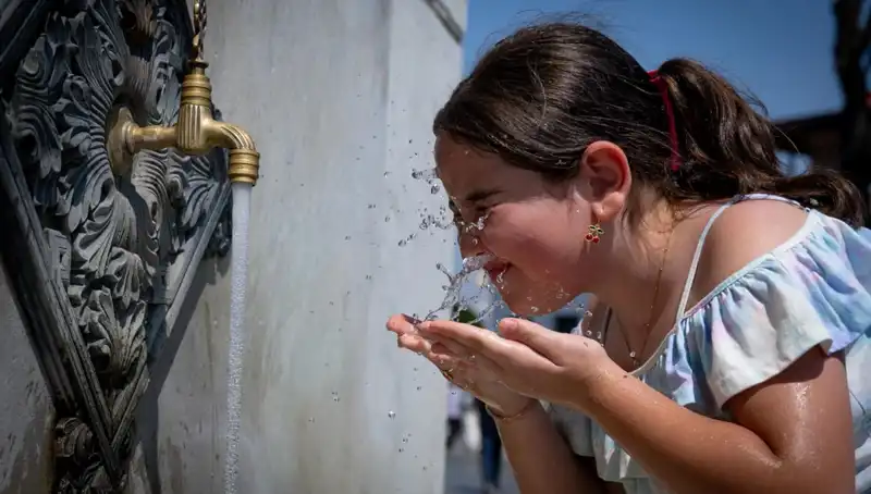 Türkiye’de 16 Şehirde Sıcaklık Rekorları Kırılıyor: 40 Dereceyi Geçtik!