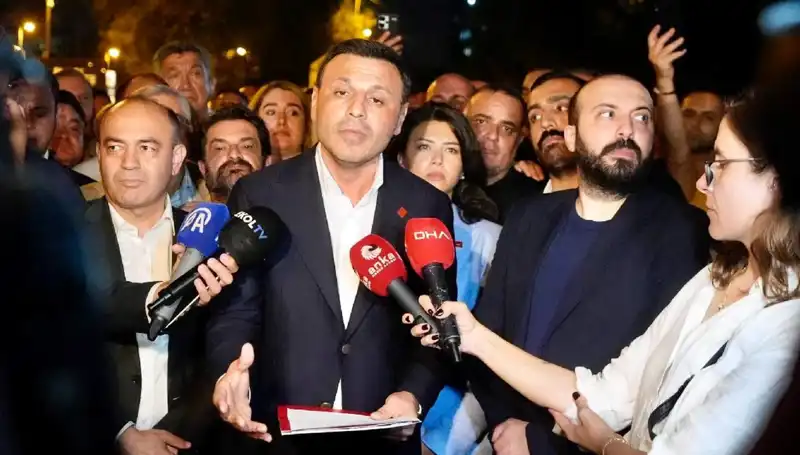 CHP İstanbul İl Başkanı Özgür Çelik’in İfade Vermesi Kamuoyunda Tartışmaları Ayakta Tutuyor