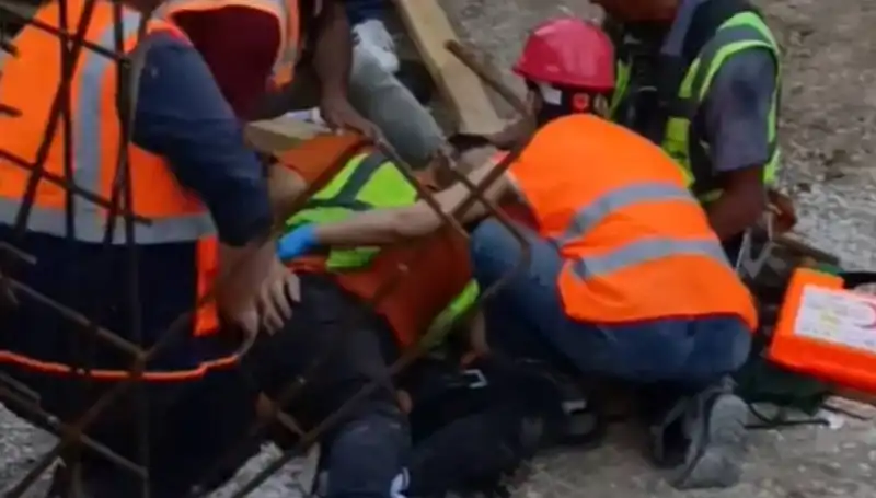 Adana'da İnşaat Kazası: İki İşçi Yaralandı, Olayın Sebebi Ne?