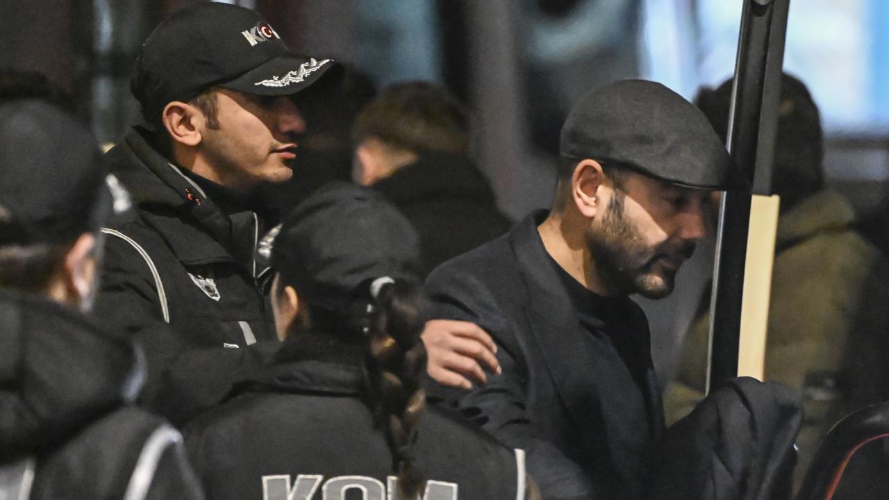 Beşiktaş Belediye Başkanı Akpolat ihale yolsuzluğu soruşturması nedeniyle tutuklandı